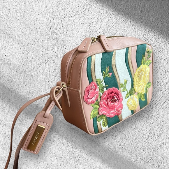 Auxiliary leather cross body bag from Aritzia, pristine inside and bottom - Picture 2 of 6